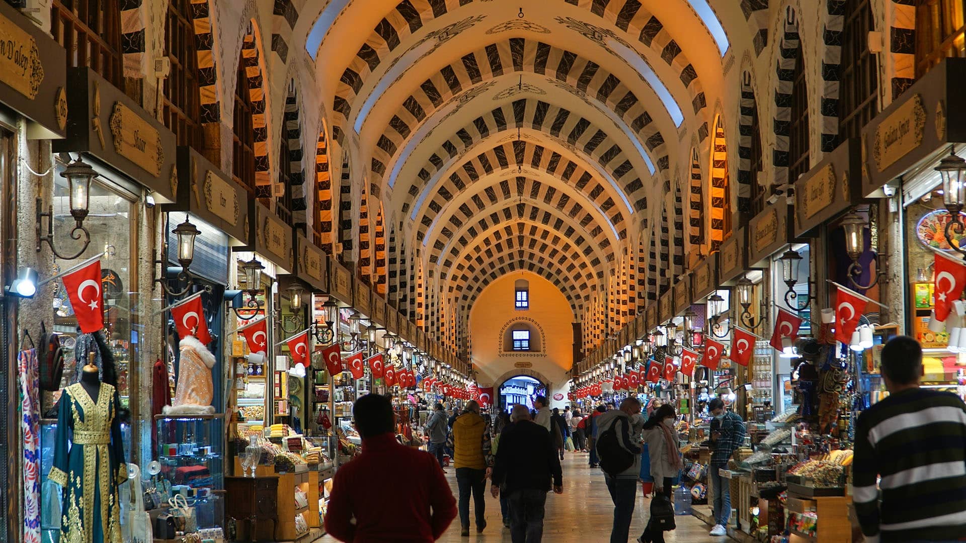 Spice Bazaar, Eminonu Always SafeLuggage Storage Istanbul €5 /day Bag Storage & City Lockers